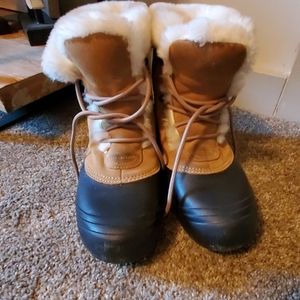 Columbia women's snow boots